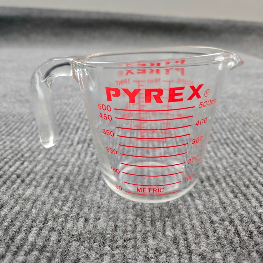 Pyrex Measuring Cup Unisex 2 Cup Clear Red Lettering Vintage 516 Glass USA